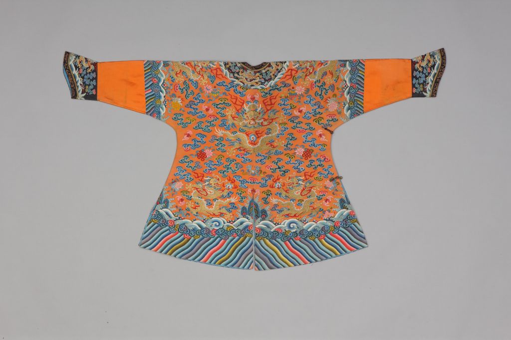 杏黄色缂丝彩云蝠八宝金龙纹小男夹蟒袍