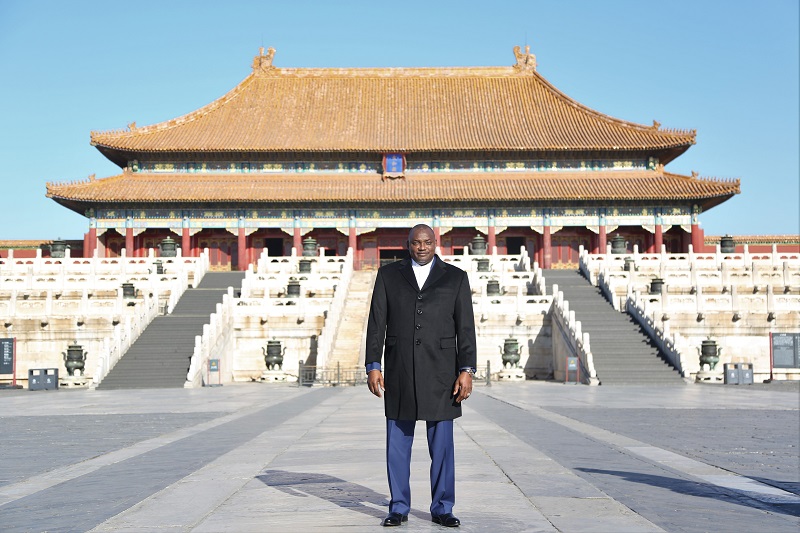 冈比亚总统阿达马·巴罗在太和殿前留影