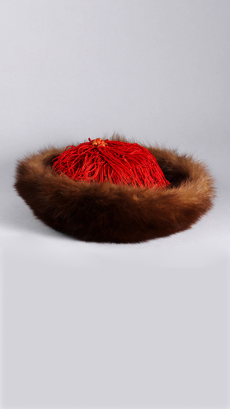 清 皮边青色缎面红缨皇帝冬行服冠