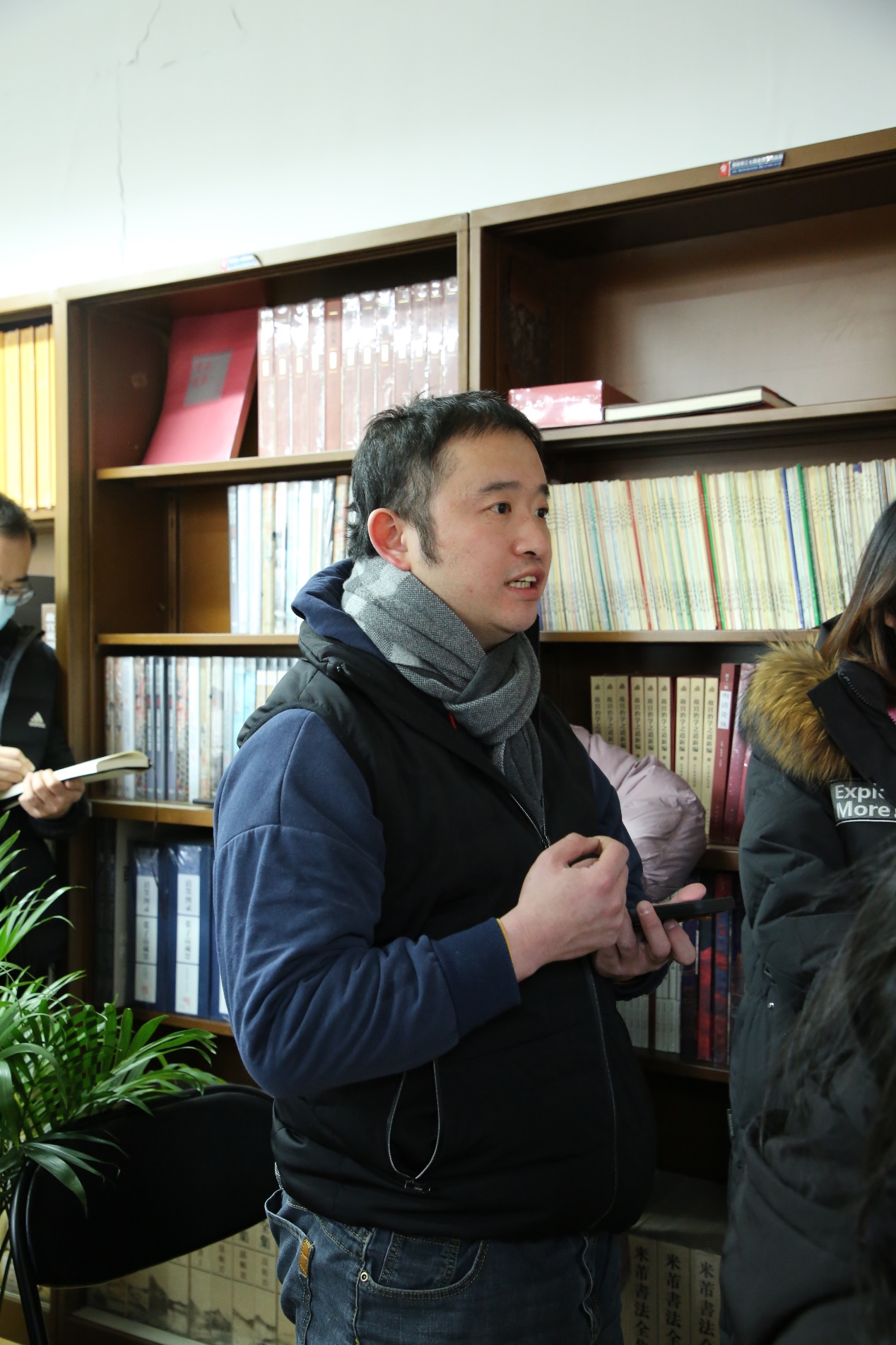 青年学者仇泰格古建专家李越老师张淑娴与刘学军交流三位主谈人发言