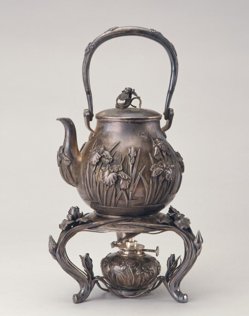 银鸢尾花纹茶具套装