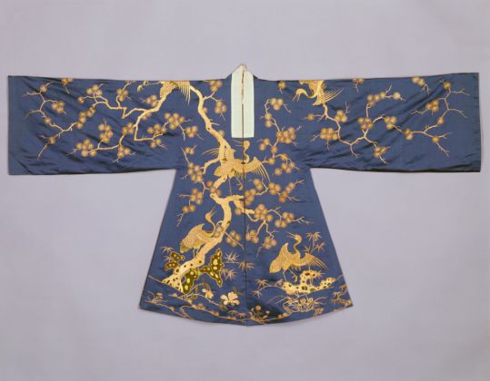 蓝色缎平金绣整枝松鹤纹老旦帔