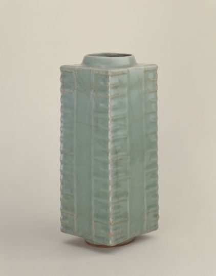 龙泉窑青釉琮式瓶