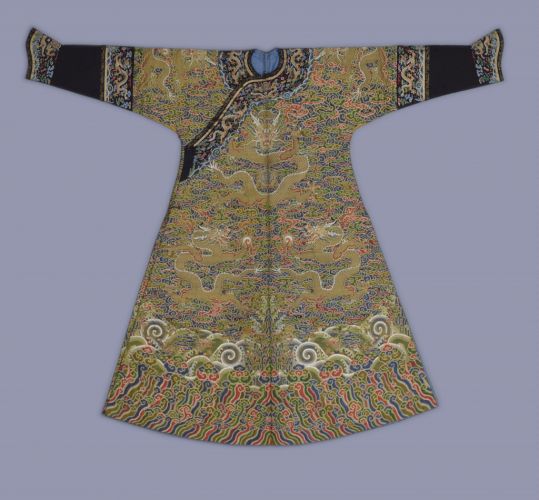 明黄色满地云金龙妆花绸女棉龙袍