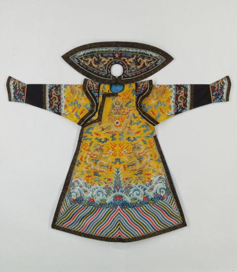 明黄色纱绣彩云金龙纹女夹朝袍