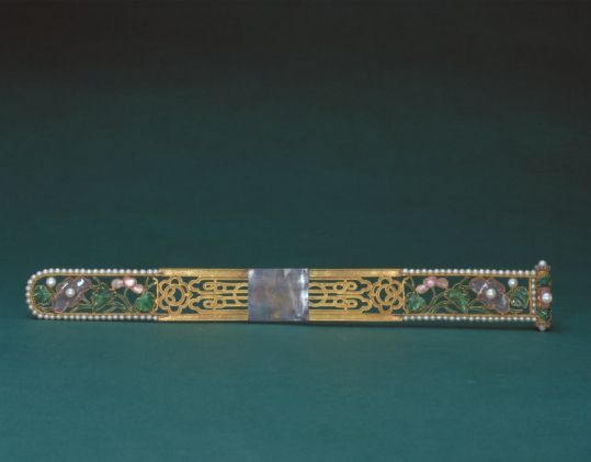 金镂空嵌珠石扁方