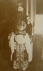 1937年张伯驹先生为河南灾区赈灾义演剧照